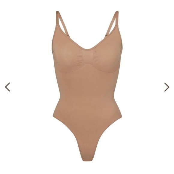 NWOT SKIMS SHAPEWEAR SEAMLESS SCULPT THONG BODYSUIT SIENNA XS - Picture 1 of 4